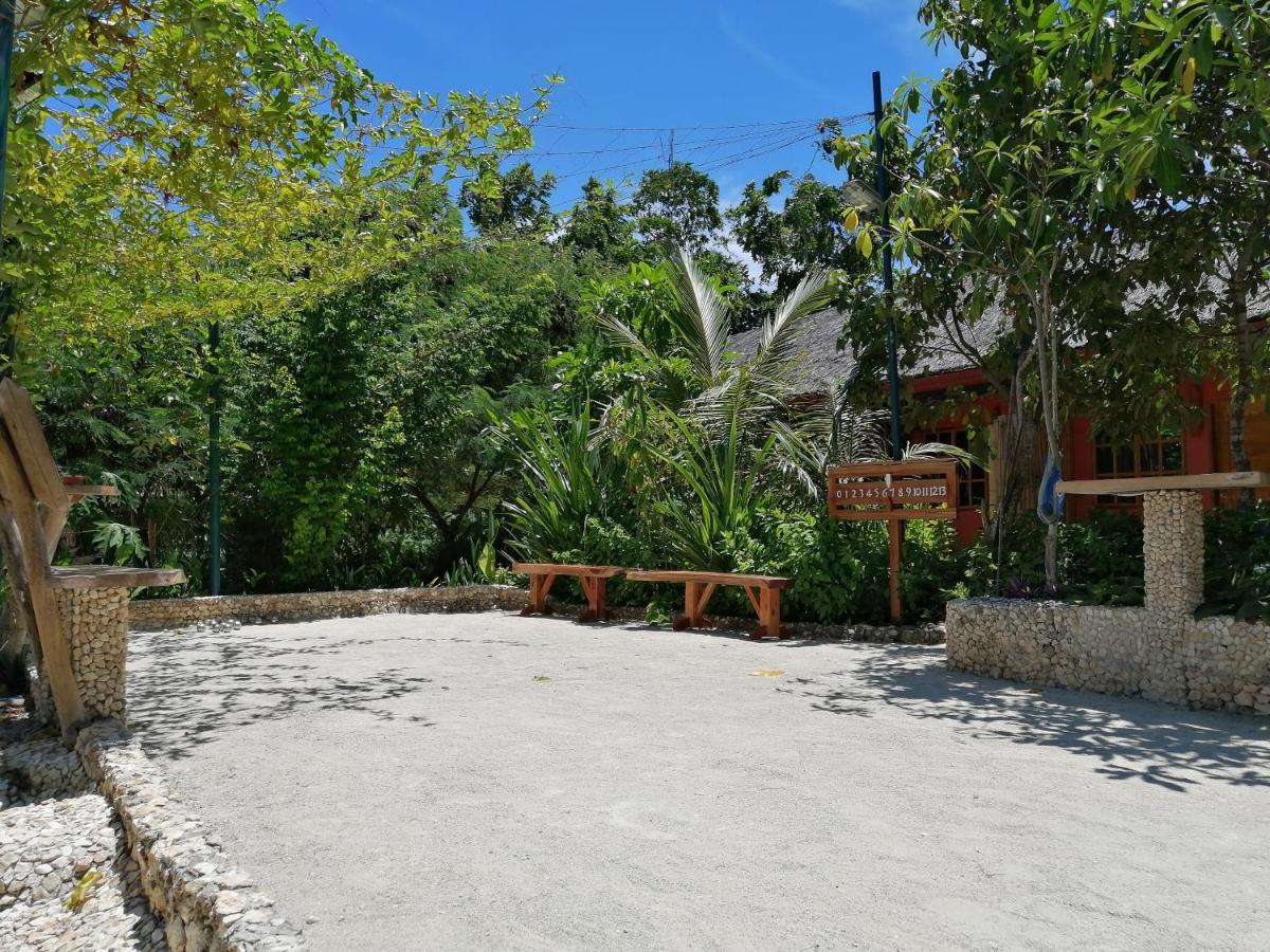 Nakabalo & Restaurant Hotel