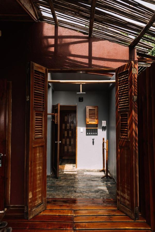 Nakabalo & Restaurant *